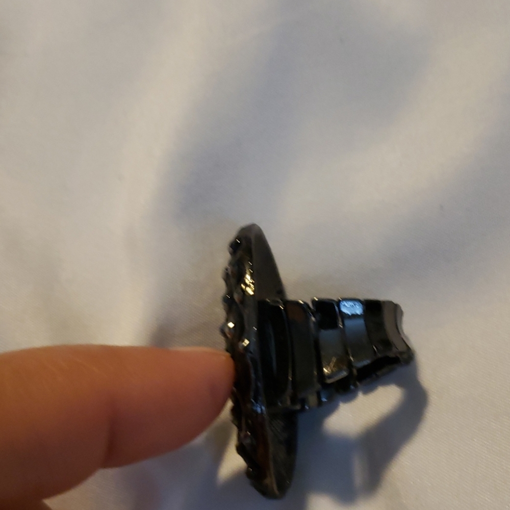 Ring - Picture 2 of 2